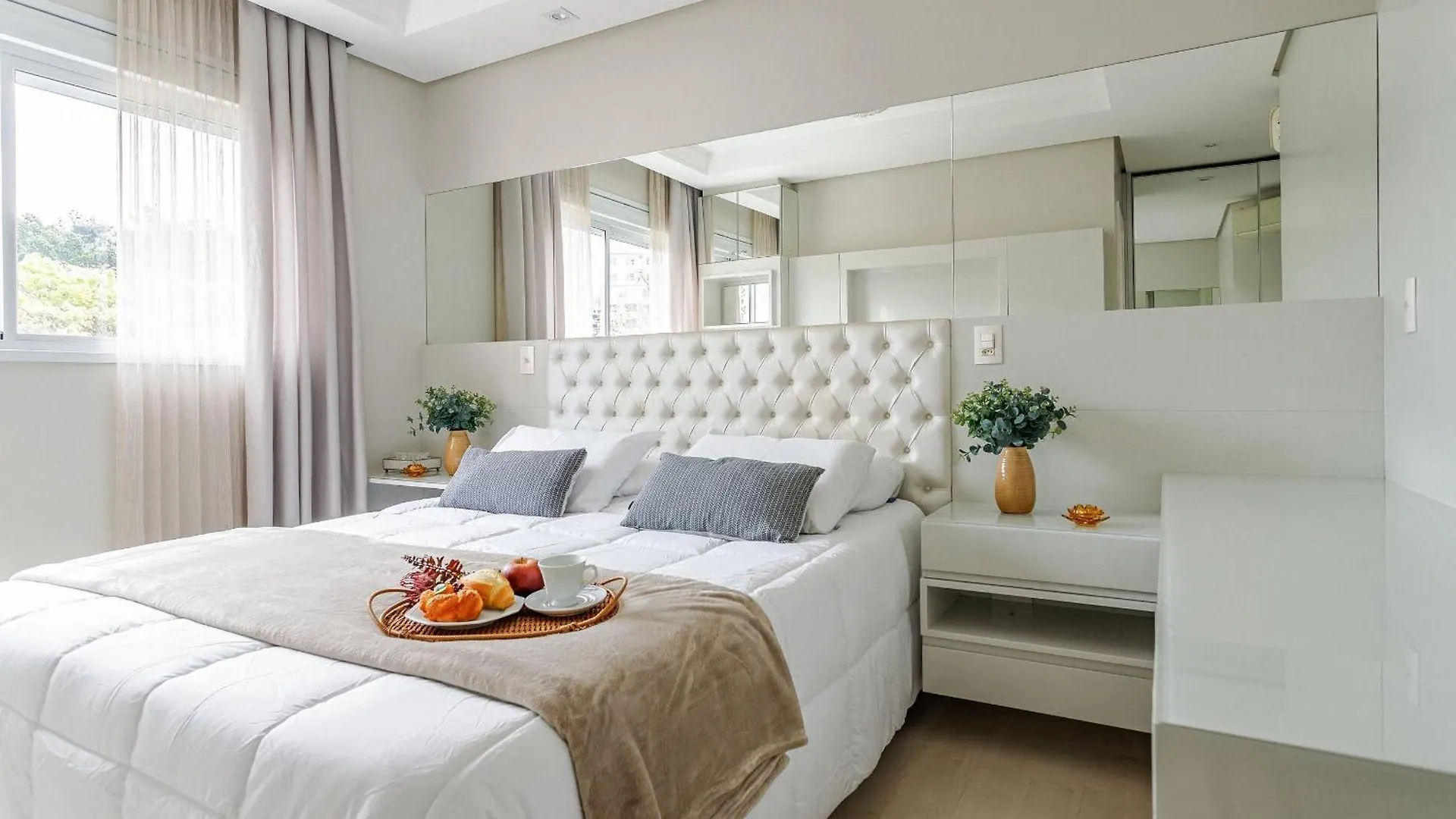 Apartamento De Luxo Com Piscina No Centro Florianópolis