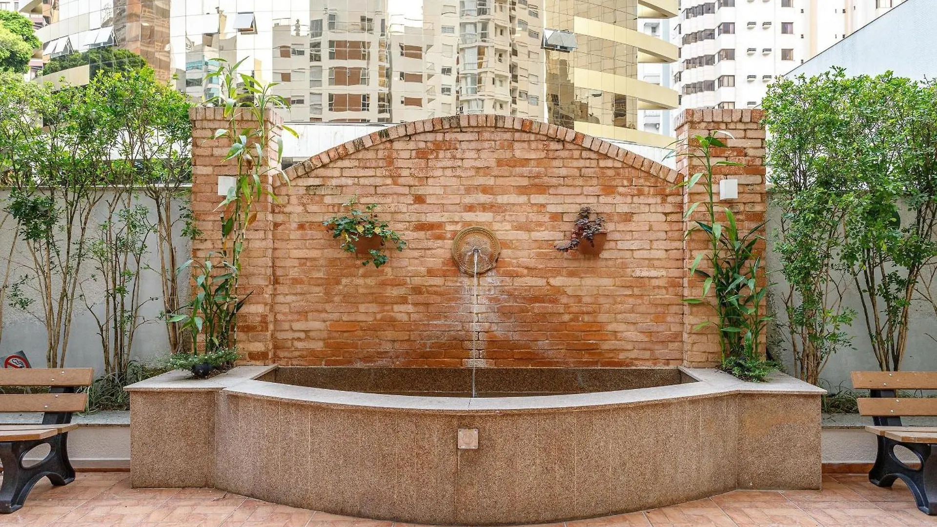 Apartamento De Luxo Com Piscina No Centro Florianópolis