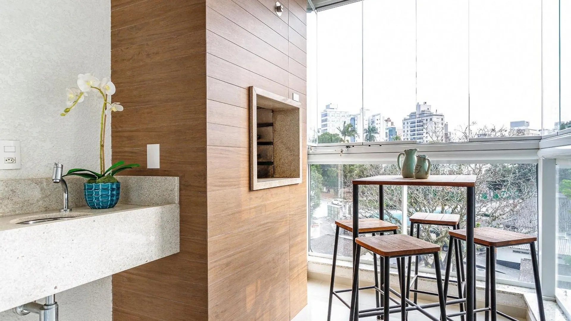 Apartamento De Luxo Com Piscina No Centro Florianópolis